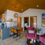 Bear Hill Lodge