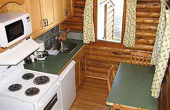 Bear Hill Lodge *