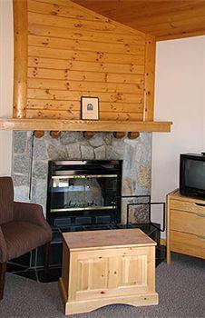 Lodge Bear Hill Jasper
